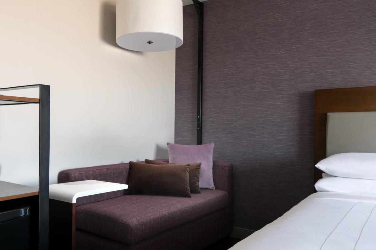 Visalia Marriott At The Convention Center Hotell Exteriör bild
