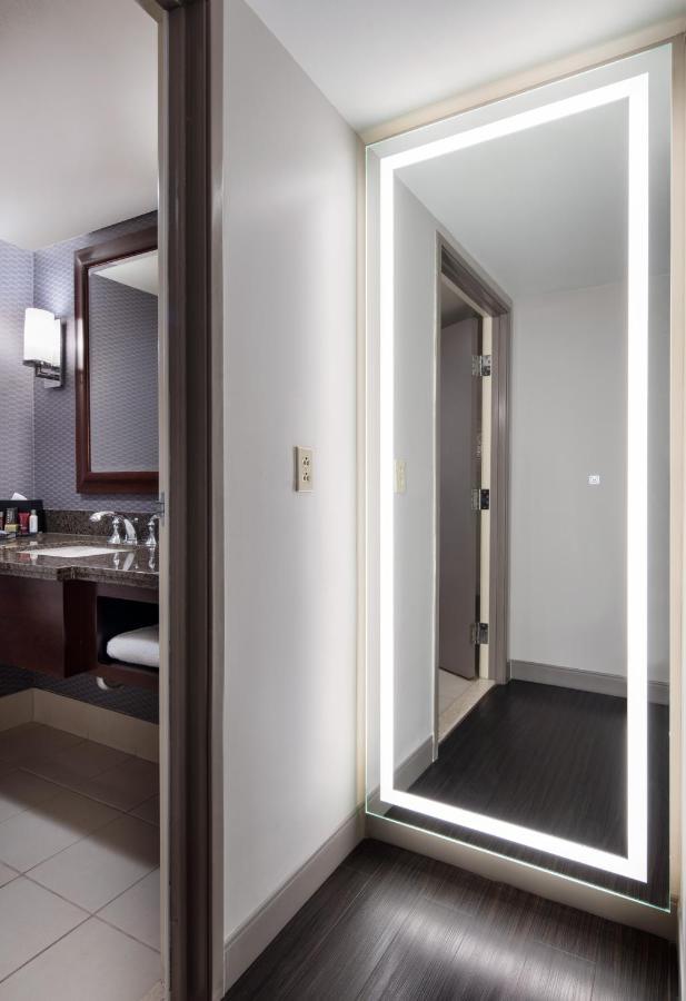 Visalia Marriott At The Convention Center Hotell Exteriör bild